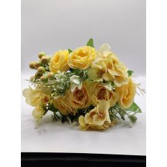 Tea Rózsa csokor 7 ágú bogyóval vaj-sárga